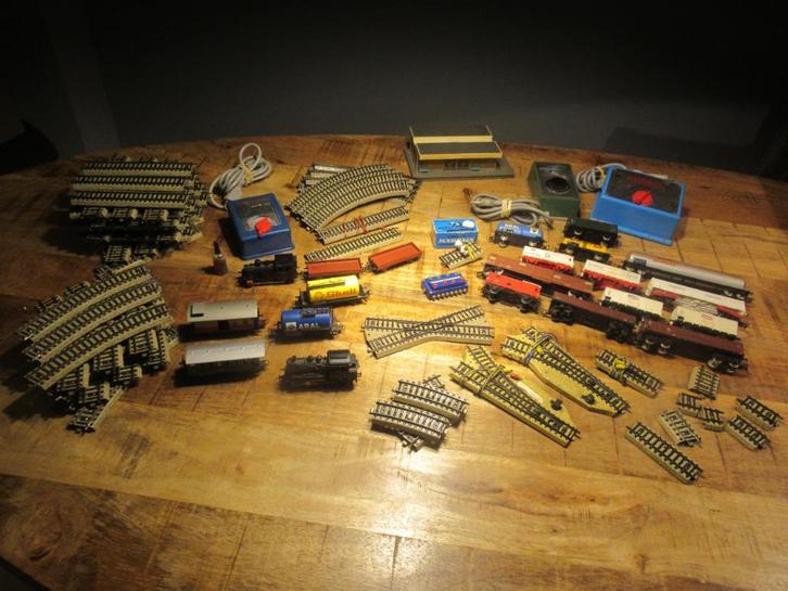 Grote set Märklin met wissels rails wagons loc startset 0973, Hobby en Vrije tijd, Modeltreinen | H0, Gebruikt, Treinset, Wisselstroom