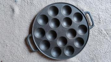 Poffertjespan, poffertjesplaat - gietijzer -  24cm beschikbaar voor biedingen