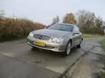 €2500.= Mercedes-Benz Mercedes 2004 Grijs, Auto's, Mercedes-Benz, Voorwielaandrijving, Stof, Zwart, 4 cilinders
