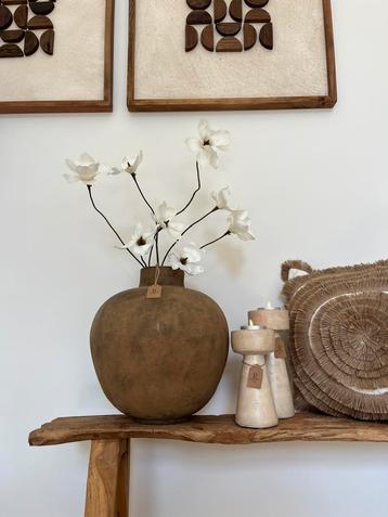 Terracotta vaas roest kleur beschikbaar voor biedingen