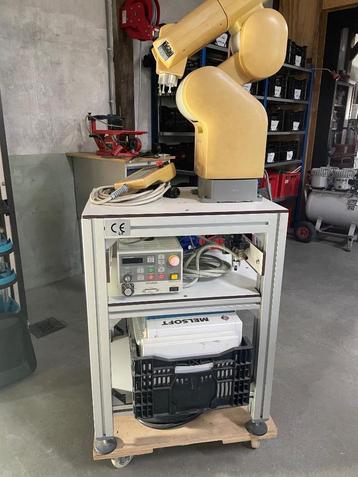 Industriële robotarm Mitsubishi Melva RV-2A-S12 beschikbaar voor biedingen