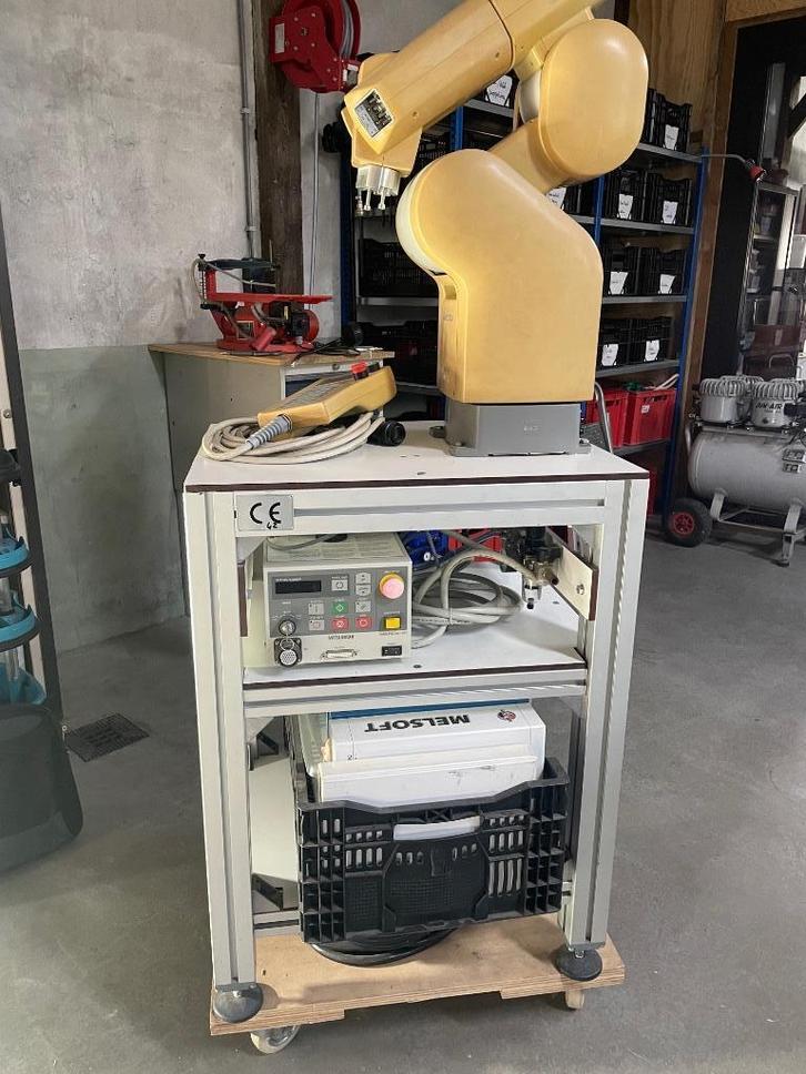 Industriële robotarm Mitsubishi Melva RV-2A-S12, Zakelijke goederen, Machines en Bouw | Industrie en Techniek, Ophalen