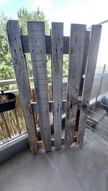 GRATIS  houten pallet (1,56 x 80 cm) beschikbaar voor biedingen