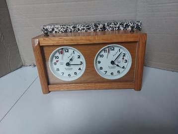 Koopman schaakklok met speciale doos. beschikbaar voor biedingen