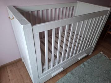 Ledikant | JUNO (Babypark) + 2 matrassen + toebehoren beschikbaar voor biedingen