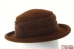 Vintage Dameshoed bruin wolvilt met bruine band 56, Ophalen of Verzenden, Zo goed als nieuw, 56 of 57 cm (M, 7 of 7⅛ inch), Hoed