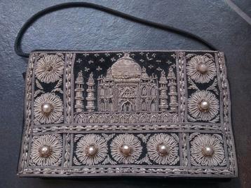 Antiek fluwelen tasje Tai Mahal  beschikbaar voor biedingen