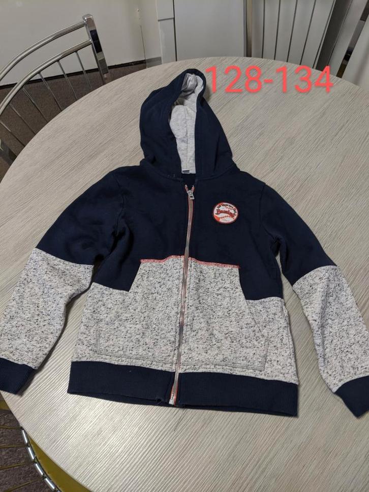 Vest nieuw maat 128-134 Esprit, Kinderen en Baby's, Kinderkleding | Maat 128, Nieuw, Jongen, Trui of Vest, Ophalen of Verzenden