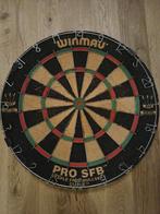 Winmau dartbord met surround, Sport en Fitness, Darts, Ophalen, Gebruikt, Dartbord