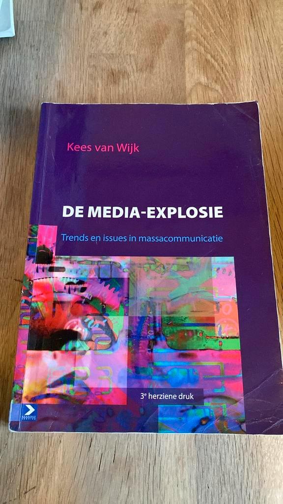 De Media-Explosie: Kees van Wijk, Boeken, Film, Tv en Media, Zo goed als nieuw, Media, Ophalen of Verzenden