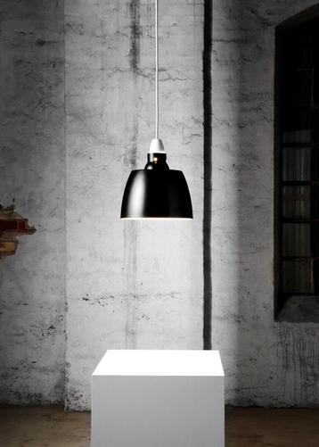 Hang On Honey hanglampen | design N. Rasmussen | New Works beschikbaar voor biedingen