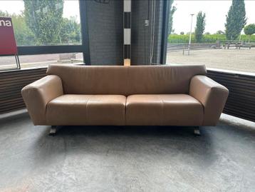 Prachtige Label Gerard van den Berg design  bank beschikbaar voor biedingen