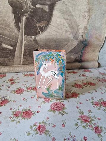 Geëmailleerd luciferhouder hertje  beschikbaar voor biedingen