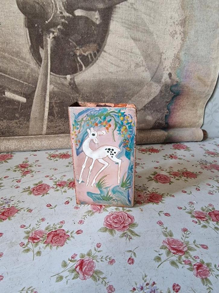 Geëmailleerd luciferhouder hertje, Antiek en Kunst, Antiek | Keukenbenodigdheden, Ophalen of Verzenden