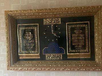 Wand lijst met klok beschikbaar voor biedingen