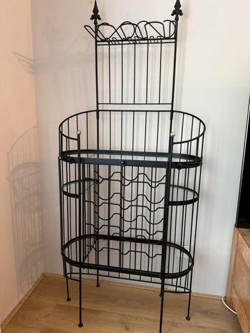 Smeedijzeren wijnrek voor 12 flessen beschikbaar voor biedingen