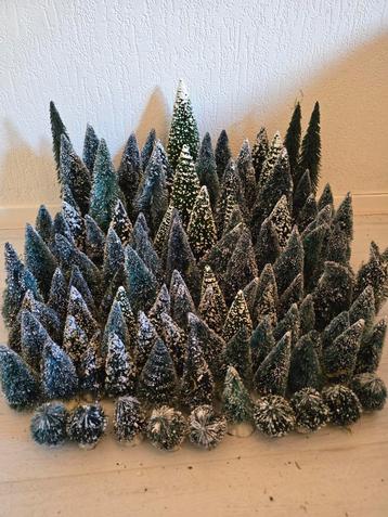 Meer dan 100 bomen voor Lemax kerstdorp beschikbaar voor biedingen