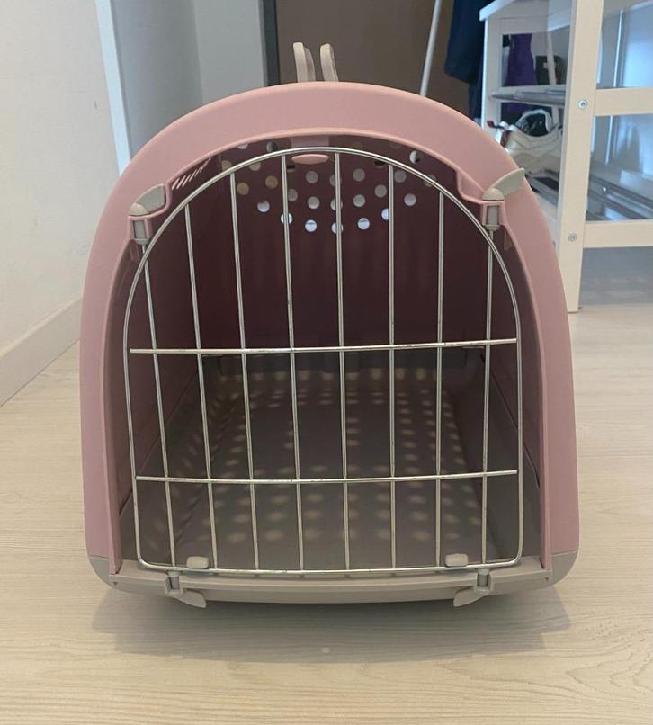 Stylish Pink Pet Carrier – Excellent Condition - The Hague, Dieren en Toebehoren, Overige Dieren-accessoires, Zo goed als nieuw