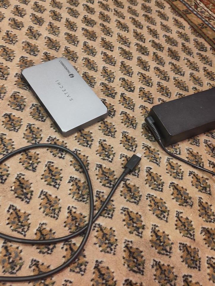 Satechi Thunderbolt 4 Slim Hub, Computers en Software, Dockingstations, Nieuw, USB-hub, Laptop, Ophalen of Verzenden