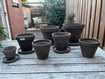 13 delige luxe basalt bloempotten plantenbak met waterbakjes beschikbaar voor biedingen