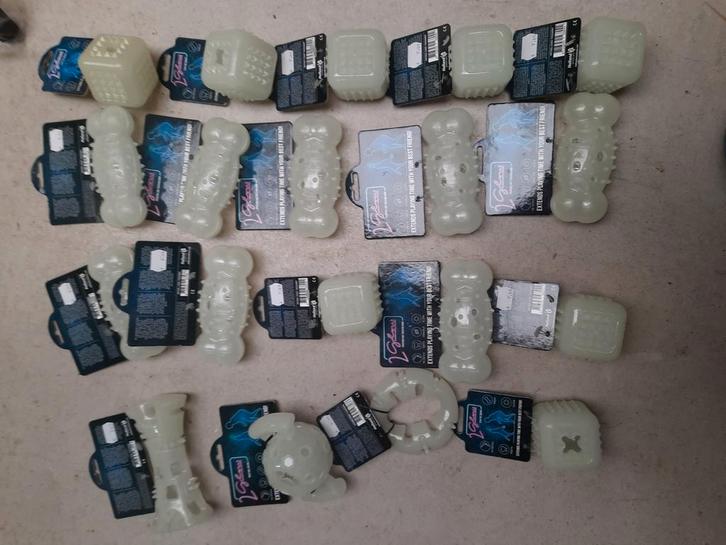 19x glow in the dank hondenspeelgoed, Dieren en Toebehoren, Hondenspeelgoed, Nieuw, Apporteerspeelgoed, Ophalen of Verzenden