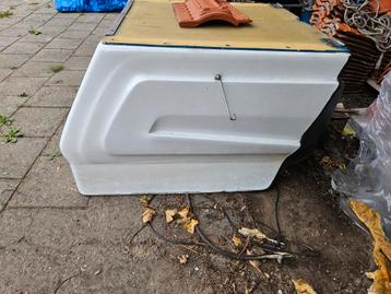 Motorkap binnenboordmotor / inboard enginecover beschikbaar voor biedingen