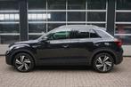 Volkswagen T-Roc 1.5 TSI R-Line Trekhaak/Navi/Camera!, 12 maanden, 1258 kg, Zwart, 4 cilinders