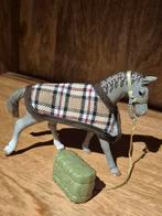 Schleich Paard met Deken en Hooibaal, Ophalen of Verzenden