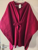 Nieuwe poncho bordeaux, Kleding | Dames, Jassen | Winter, Ophalen of Verzenden, Nieuw, Rood
