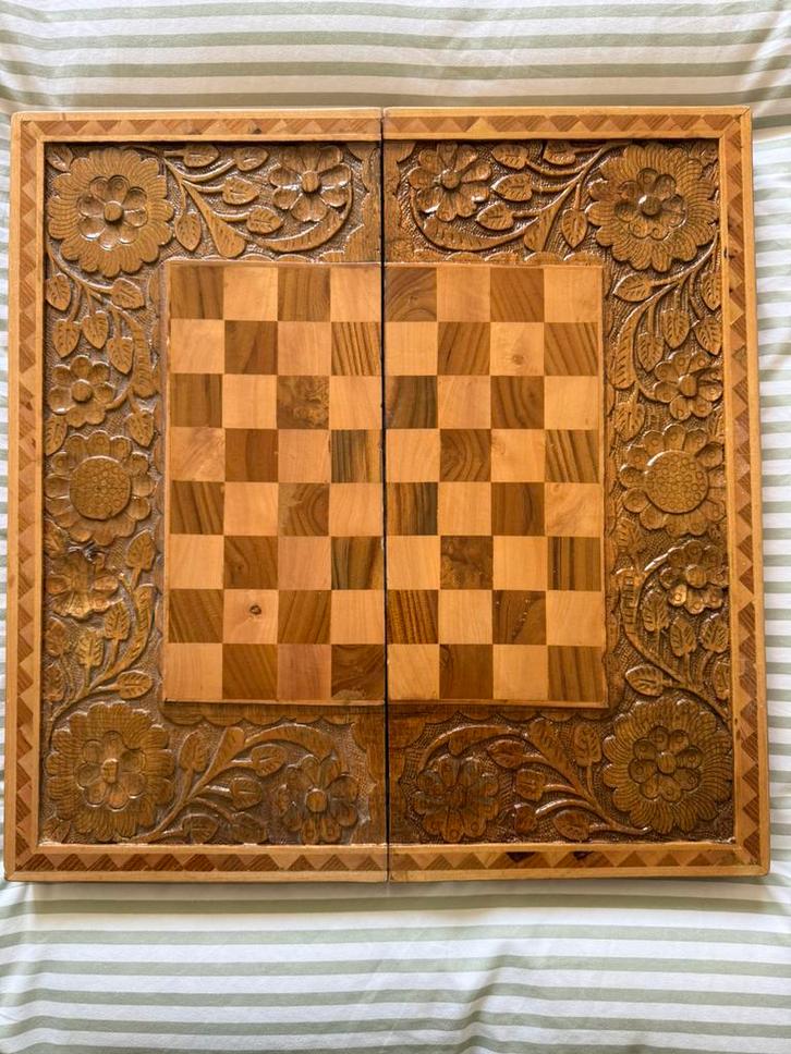 Handgemaakte houten schaak- en backgammonset, Hobby en Vrije tijd, Gezelschapsspellen | Bordspellen, Zo goed als nieuw, Ophalen of Verzenden