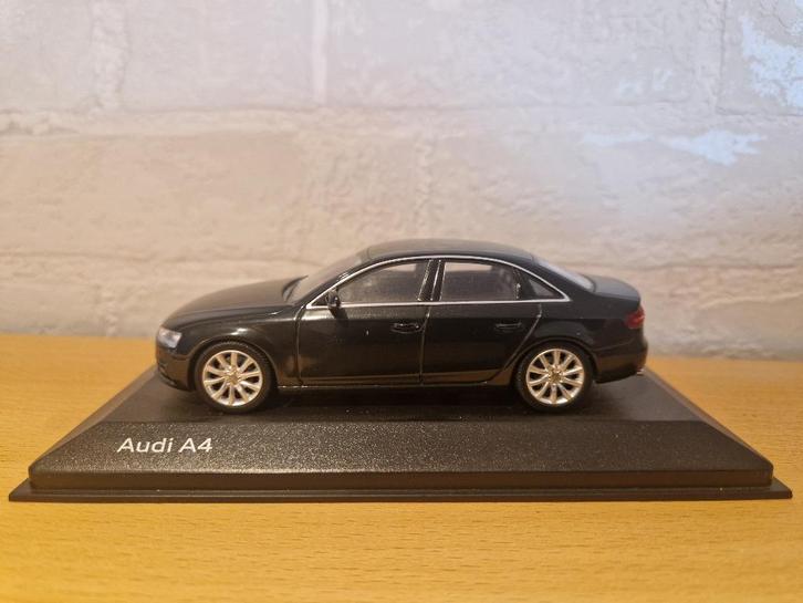 Audi A4 Sedan (1:43), Hobby en Vrije tijd, Modelauto's | 1:43, Zo goed als nieuw, Auto, MiniChamps, Ophalen of Verzenden