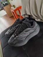 Adidas Yeezy 700 v3 dark glow black, Ophalen of Verzenden, Zo goed als nieuw, Sneakers of Gympen, Yeezy Adidas