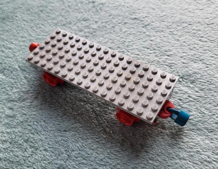 Lego trein duw & 4,5 Volt blauwe rails wagon onderstel., Kinderen en Baby's, Speelgoed | Duplo en Lego, Gebruikt, Lego, Losse stenen