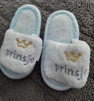 Blauwe Baby Slofjes - Prinsje - Petit Villain beschikbaar voor biedingen