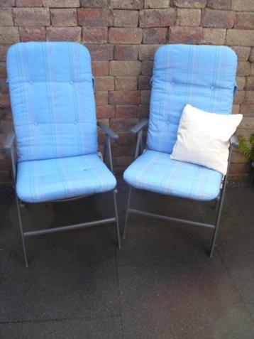 2 Tuinstoel kussens en 1 (los) kussentje. beschikbaar voor biedingen