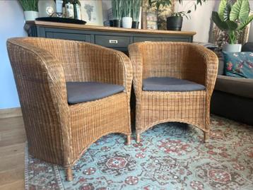Prachtige rieten fauteuils beschikbaar voor biedingen
