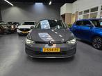 Volkswagen Golf 1.5 TSI Life Business MASSAGE LED SFEER VERL, Auto's, Euro 6, 4 cilinders, Origineel Nederlands, Bedrijf