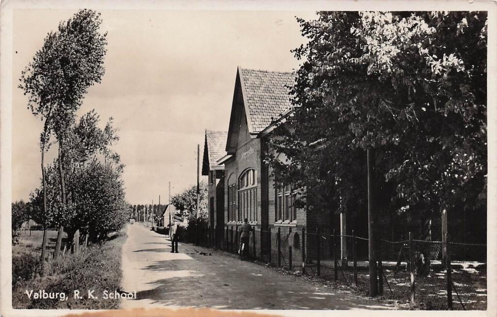 AZ656 Valburg Overbetuwe School 1943, Verzenden, 1940 tot 1960, Gelopen, Gelderland