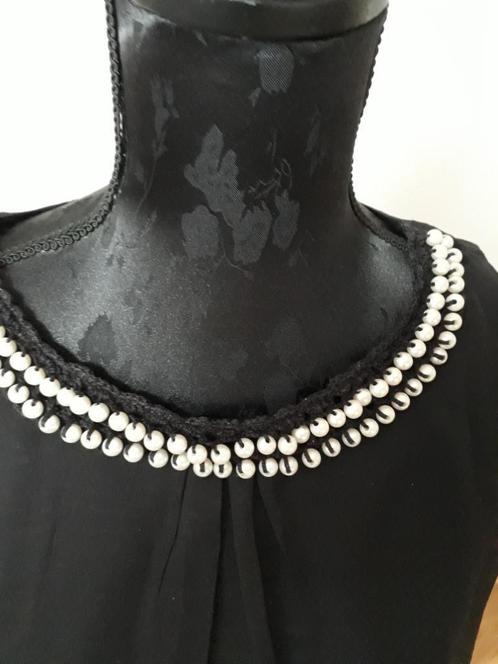 VILA zwarte chique top met kraaltjes blouse maat S 36 zgan, Kleding | Dames, Tops, Zo goed als nieuw, Maat 36 (S), Zwart, Zonder mouw