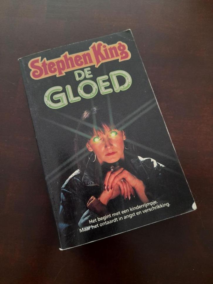 Stephen King - de gloed, Boeken, Science fiction, Gelezen, Ophalen of Verzenden