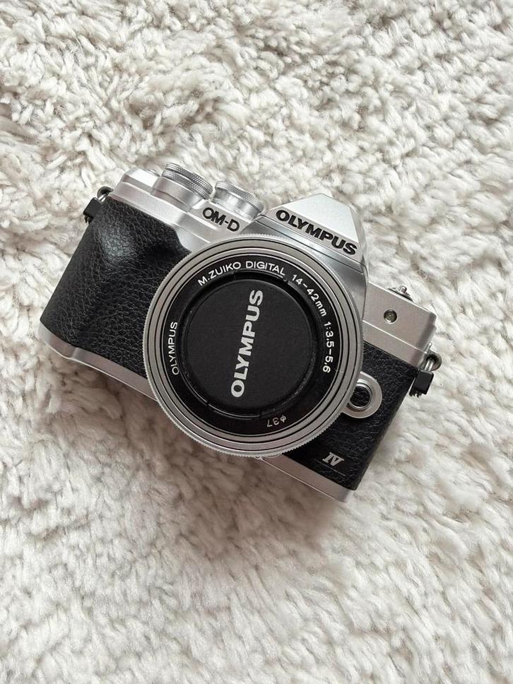 Olympus E-M10 IV + 14-42mm EZ camera + lens/objectief, Audio, Tv en Foto, Fotocamera's Digitaal, Zo goed als nieuw, Olympus, Ophalen