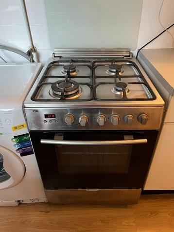 4 pitter gasfornuis met oven beschikbaar voor biedingen