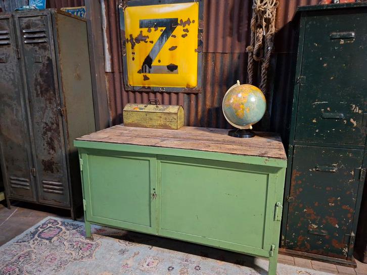 Zware stalen werkbank, Doe-het-zelf en Verbouw, Werkbanken, Gebruikt, 170 cm of meer, Ophalen