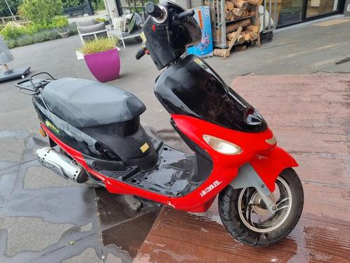 Schuurvondst. chinees scootertje. Starten lopen.., Fietsen en Brommers, Scooters | Peugeot, Gebruikt, Overige modellen, Tweetakt