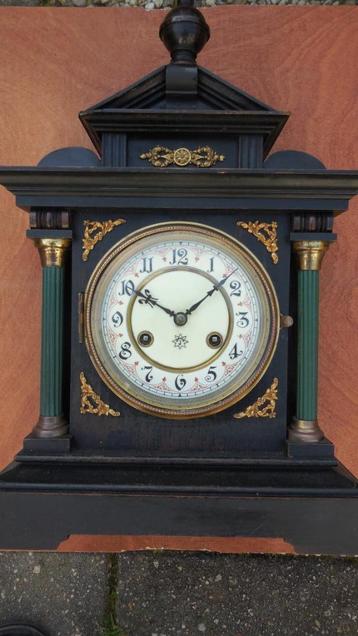 Tafelklok Junghans beschikbaar voor biedingen