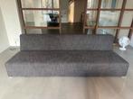 Prachtige grijze design bank, Ophalen, Driepersoons, 75 tot 100 cm, Zo goed als nieuw