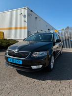 Skoda Octavia 1.6 TDI 77KW Combi Dsg-7 2014 Zwart taxi klaar, Stof, Zwart, 4 cilinders, Navigatiesysteem