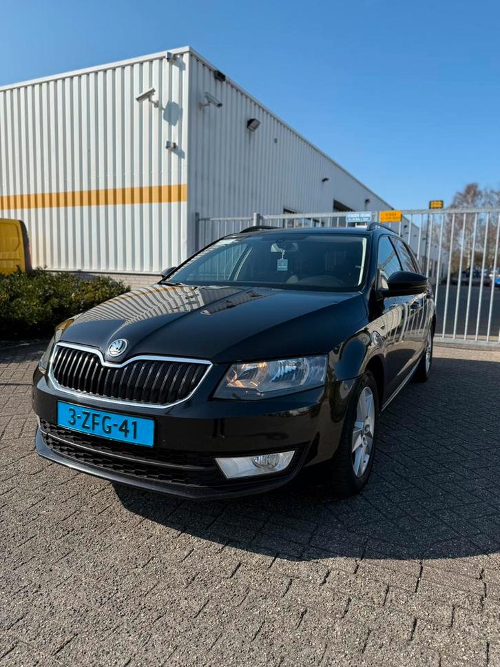 Skoda Octavia 1.6 TDI 77KW Combi Dsg-7 2014 Zwart taxi klaar, Auto's, Skoda, Bedrijf, Octavia, Airbags, Airconditioning, Android Auto