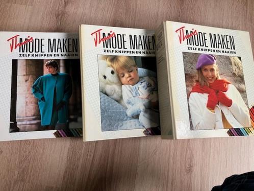 Hobby boeken knippen en naaien, Boeken, Hobby en Vrije tijd, Zo goed als nieuw, Borduren en Naaien, Ophalen