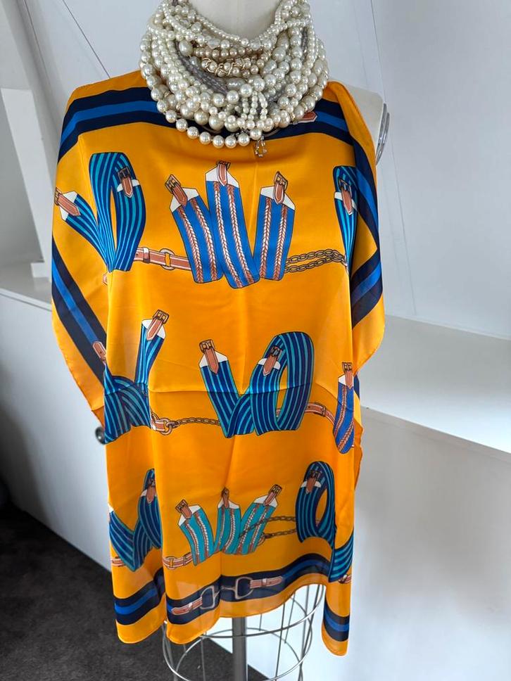 Mooie nieuwe coco sjaal shawl oranje dessin CHCS, Kleding | Dames, Mutsen, Sjaals en Handschoenen, Nieuw, Sjaal, Ophalen of Verzenden
